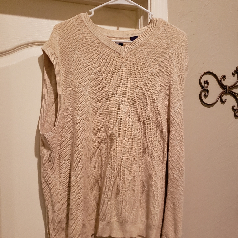 Men's large sleeveless sweater vest